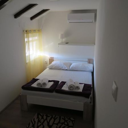 Holiday Home Ljubicic Baška Esterno foto