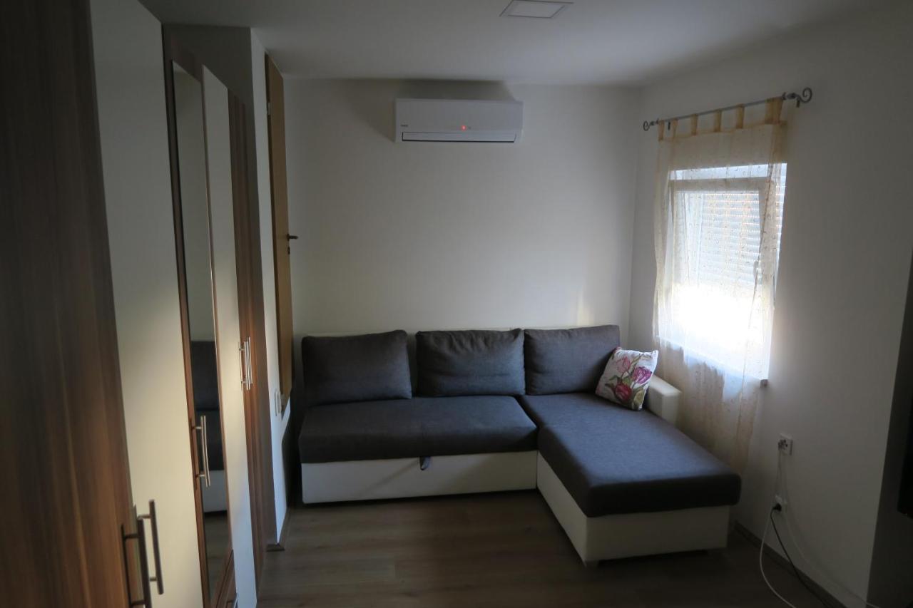 Holiday Home Ljubicic Baška Esterno foto