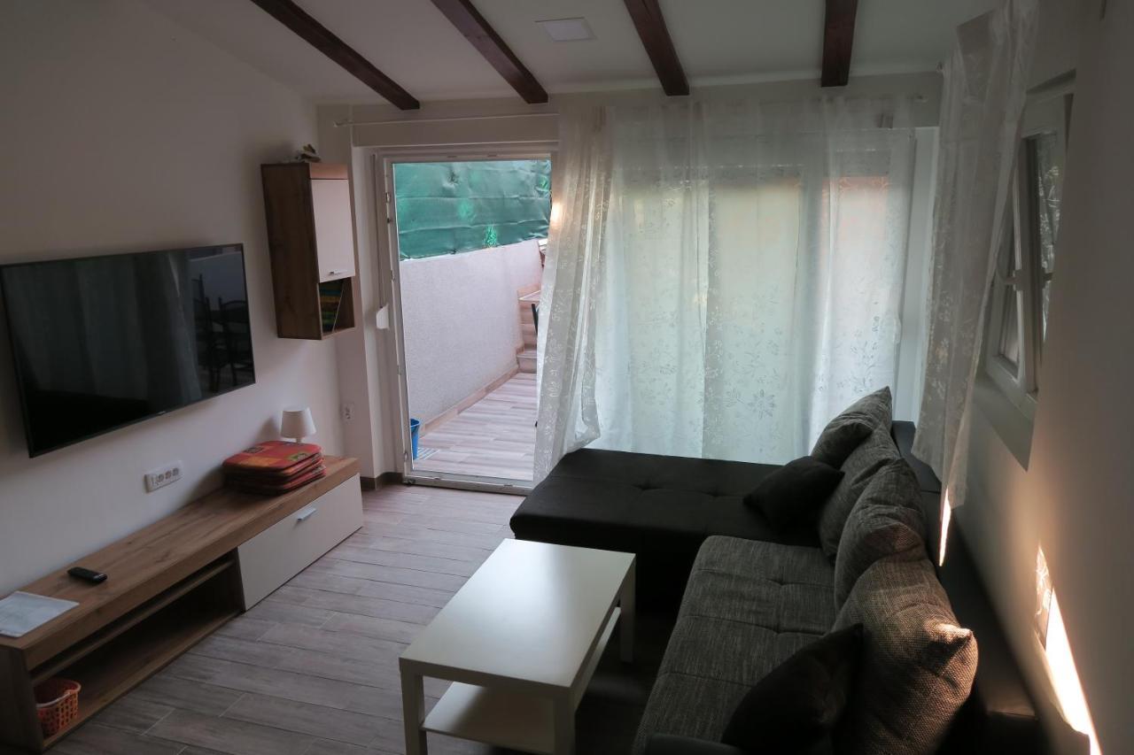 Holiday Home Ljubicic Baška Esterno foto