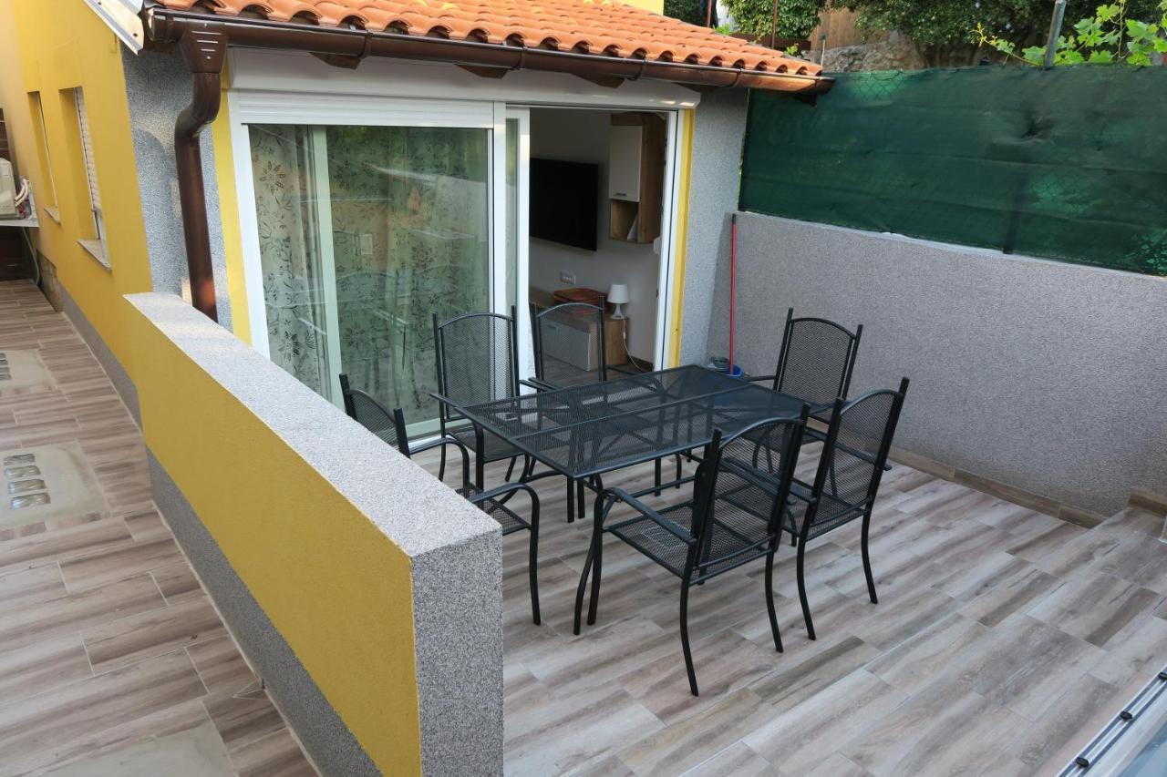 Holiday Home Ljubicic Baška Esterno foto