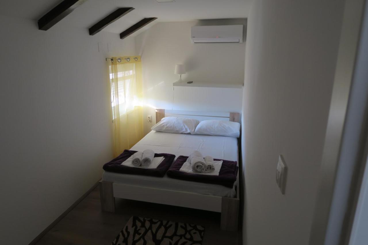 Holiday Home Ljubicic Baška Esterno foto